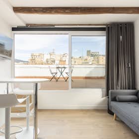 Studio for rent for €2,100 per month in Barcelona, Carrer de València