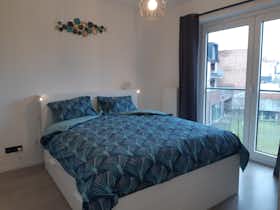 Apartment for rent for €1,500 per month in Grimbergen, Victor Soensstraat