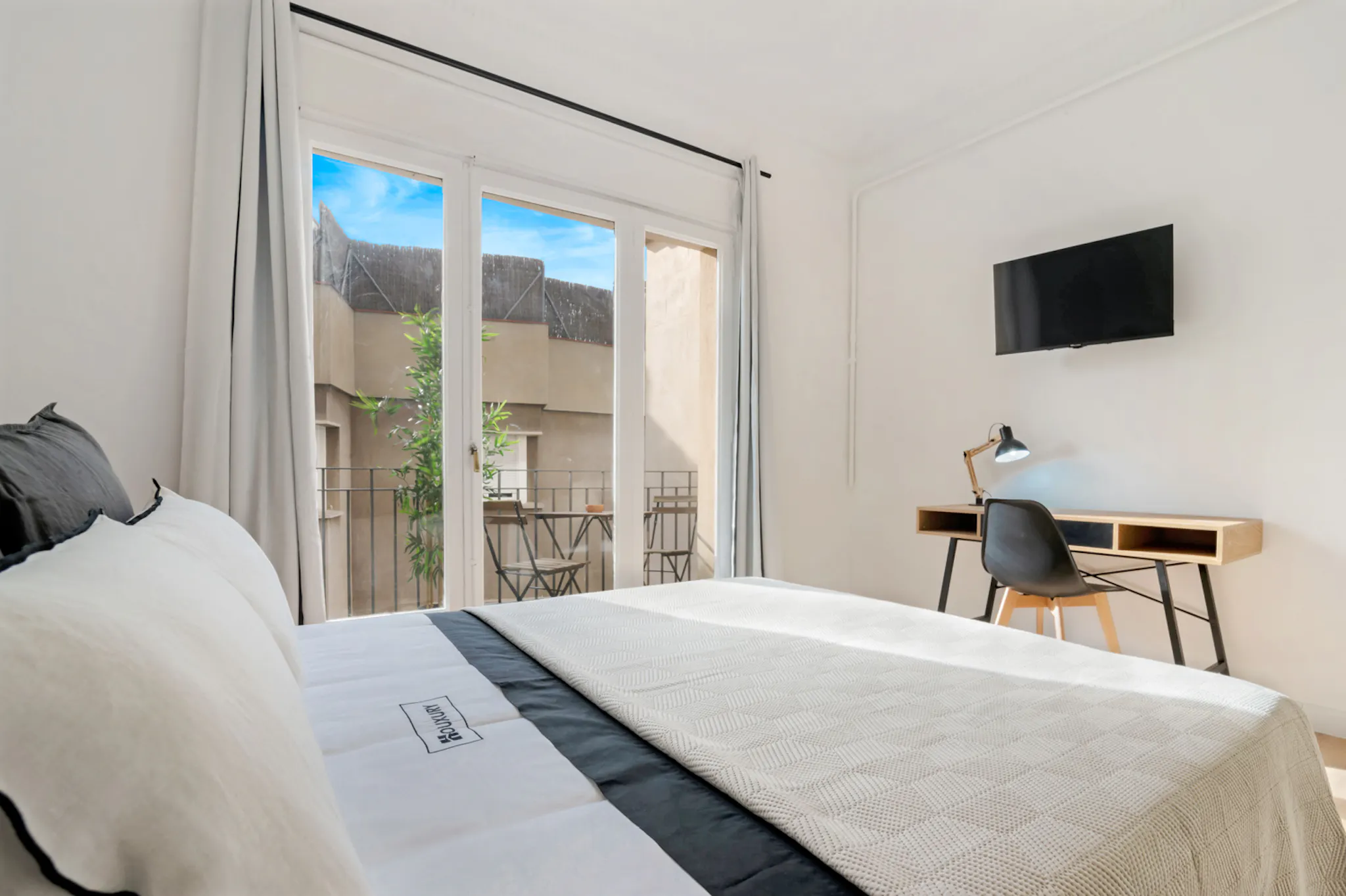 Carrer de Balmes, Barcelona preview