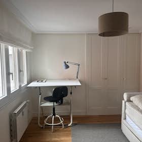 Отдельная комната сдается в аренду за 500 € в месяц в Oviedo, Calle Matemático Pedrayes