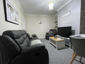 Maison à louer pour 2 500 £GB/mois à Leeds, Barkly Road
