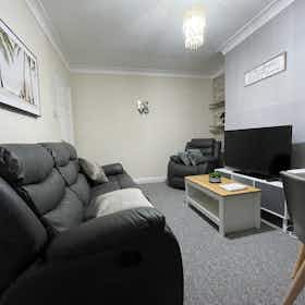 Будинок за оренду для 3 007 GBP на місяць у Leeds, Barkly Road