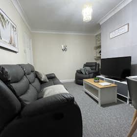 Maison à louer pour 3 000 £GB/mois à Leeds, Barkly Road