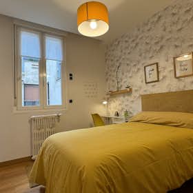 Private room for rent for €620 per month in Bilbao, Autonomia kalea