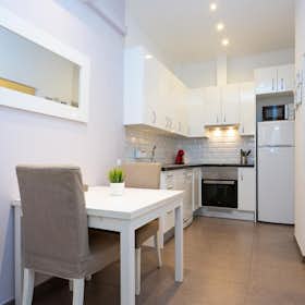 Apartment for rent for €1,350 per month in Barcelona, Carrer de Garcilaso