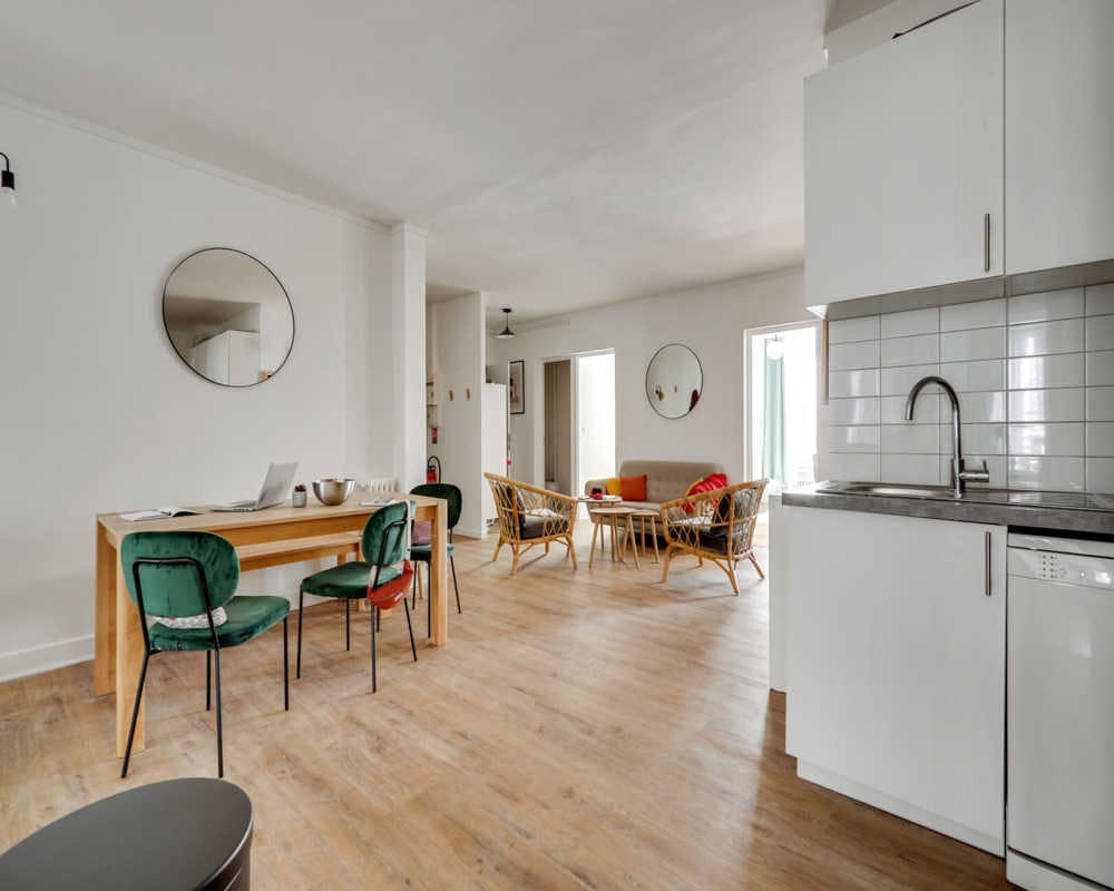 Private room in Rue Mesnil, Paris (1494397) room image 6