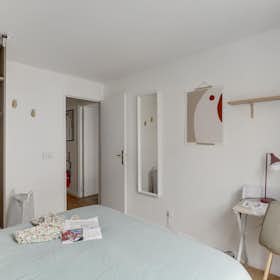 Private room for rent for €826 per month in Asnières-sur-Seine, Rue Gustave Caillebotte