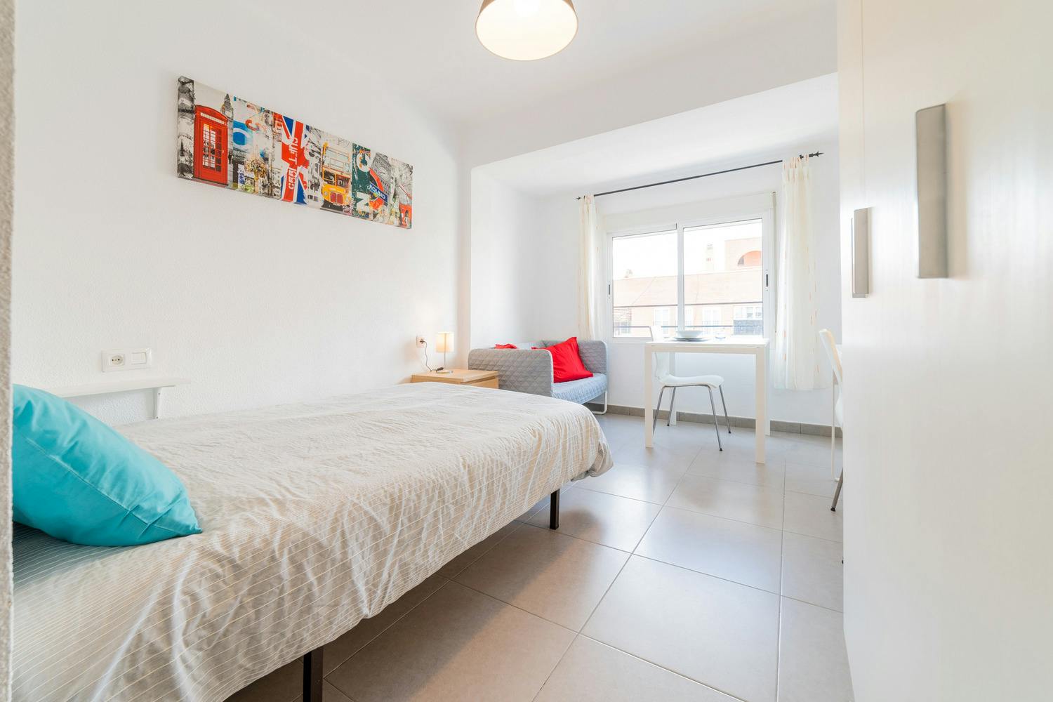 Private room for rent for €400 per month in Valencia, Avinguda del Cid