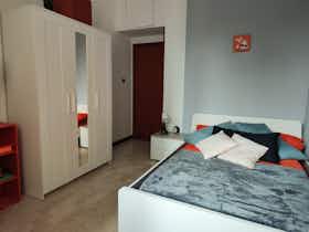 Private room for rent for €700 per month in Bologna, Via della Barca