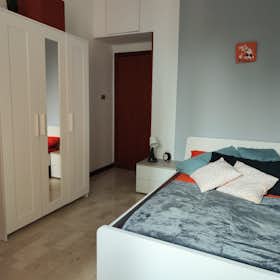 Privat rum att hyra för 700 € i månaden i Bologna, Via della Barca
