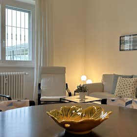 Apartment for rent for €2,000 per month in Milan, Via Tito Livio