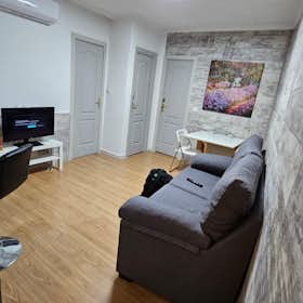 Apartment for rent for €1,570 per month in Madrid, Calle de San Isidoro de Sevilla