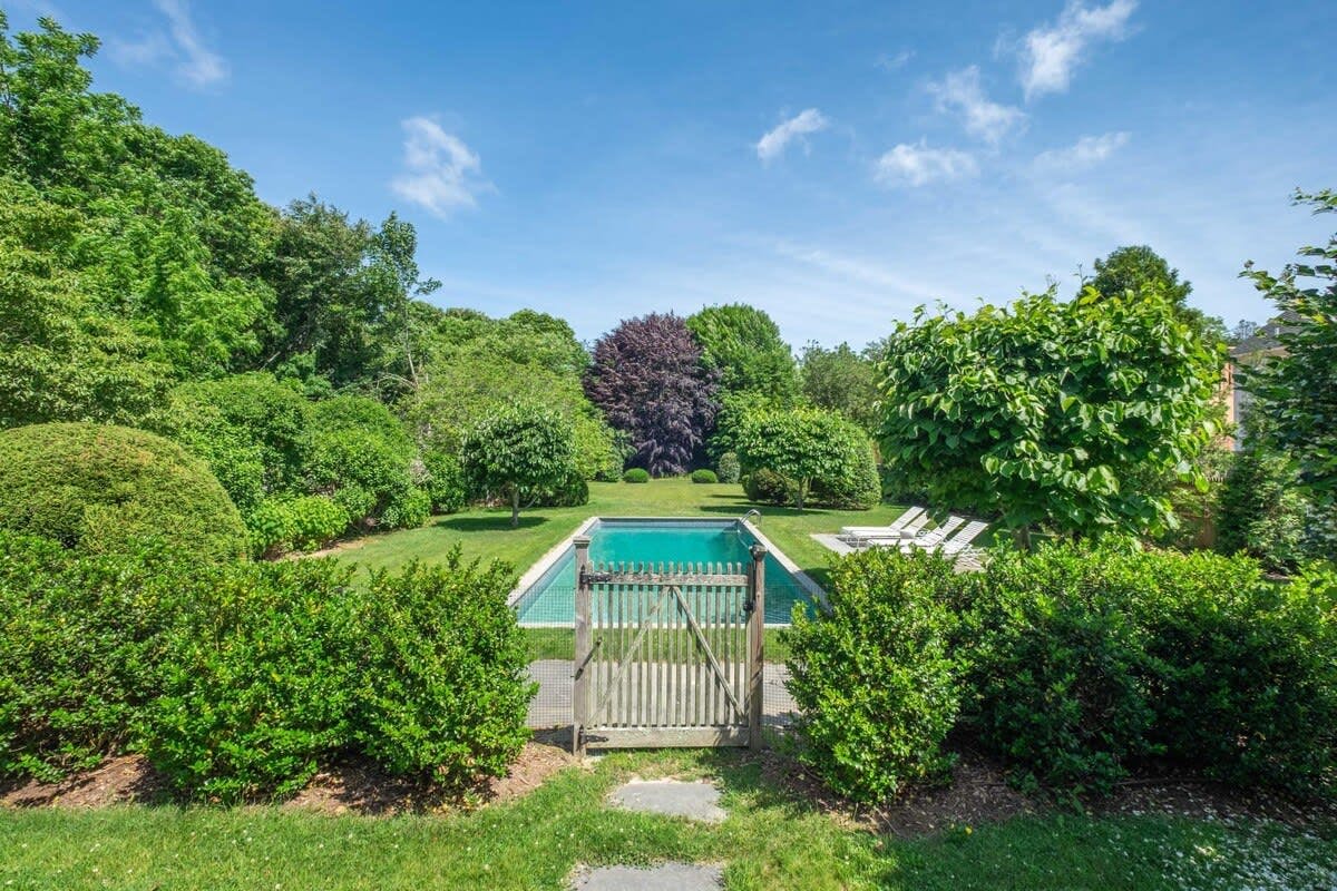 Casa para alugar por $7,900 por mês em East Hampton, Pantigo Rd