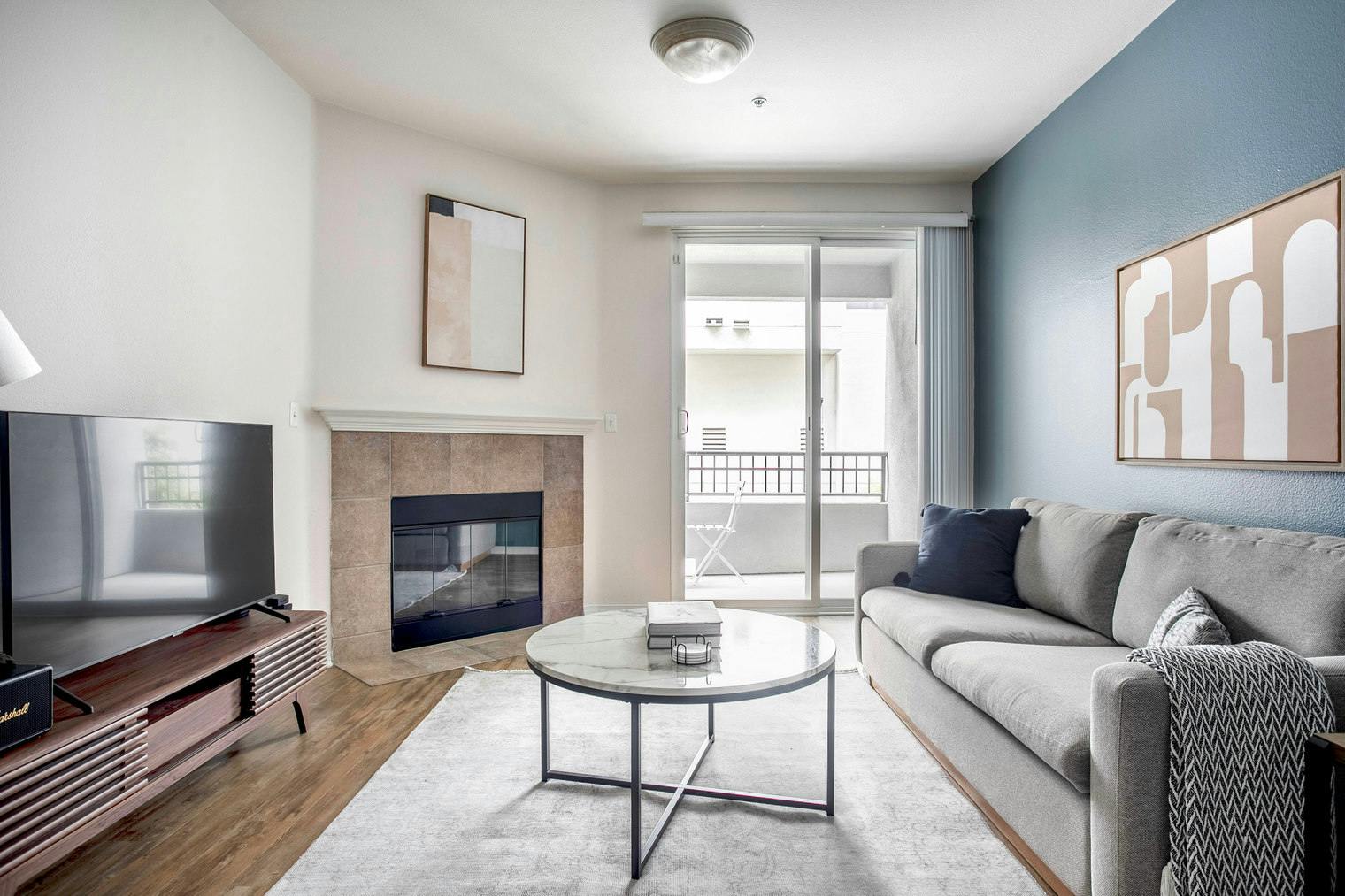 Квартира сдается в аренду за $4,590 в месяц в Marina del Rey, Glencoe Avenue