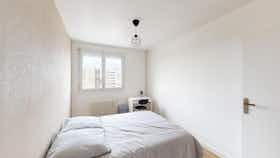 私人房间 正在以 €410 的月租出租，其位于 Orléans, Place du Bois