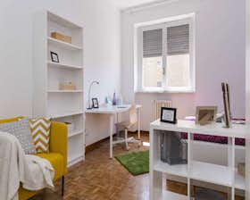 Privé kamer te huur voor € 545 per maand in Cesano Boscone, Via Ginestre