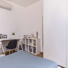 Private room for rent for €845 per month in Milan, Via San Martiniano
