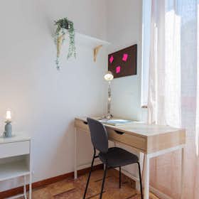 Stanza privata for rent for 720 € per month in Milan, Via Santa Sofia