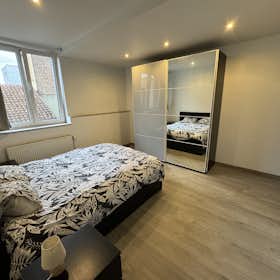 Appartement for rent for € 1.150 per month in Jette, Chaussée de Wemmel