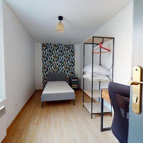 Stanza privata for rent for 381 € per month in Roubaix, Rue Galilée