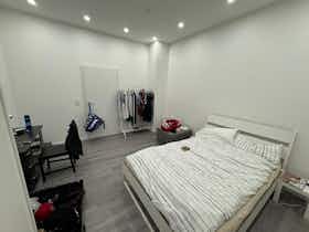 Отдельная комната сдается в аренду за 680 € в месяц в Stuttgart, Dilleniusstraße