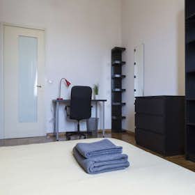 Private room for rent for €965 per month in Milan, Corso San Gottardo