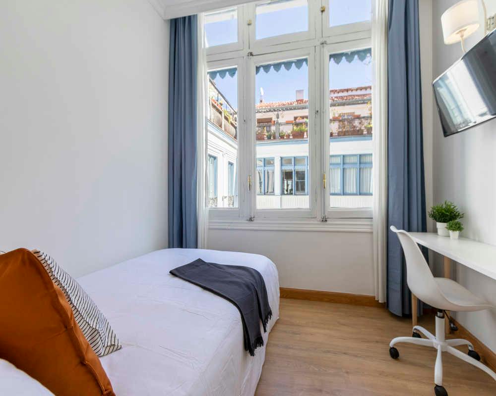 Private room in Calle de San Lorenzo, Madrid (1494757) room image 1