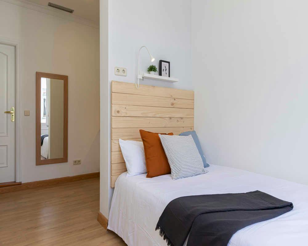 Private room in Calle de San Lorenzo, Madrid (1494757) room image 2