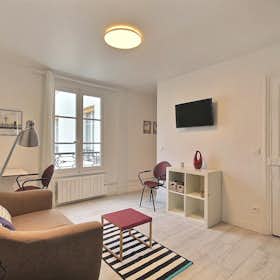 Apartment for rent for €1,417 per month in Paris, Rue du Foin