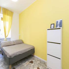 Stanza privata for rent for 620 € per month in Milan, Via Francesco Primaticcio