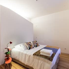 Private room for rent for €100 per month in Lisbon, Rua da Madalena