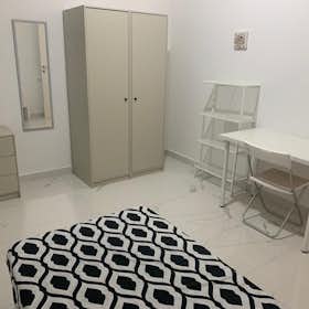 Private room for rent for €600 per month in Rome, Viale Giustiniano Imperatore