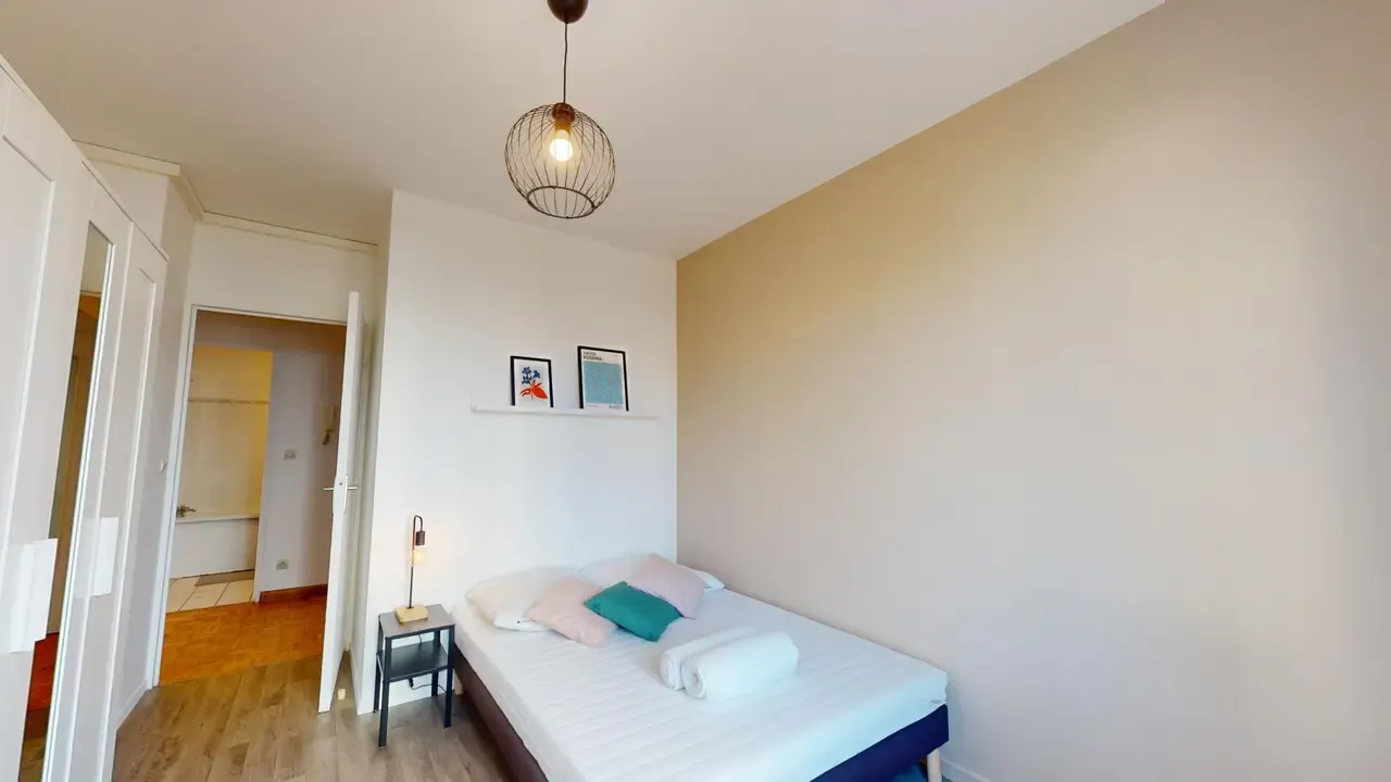 2-Bedroom Apartment in Avenue Debourg, Lyon (1494849) ROOM 1