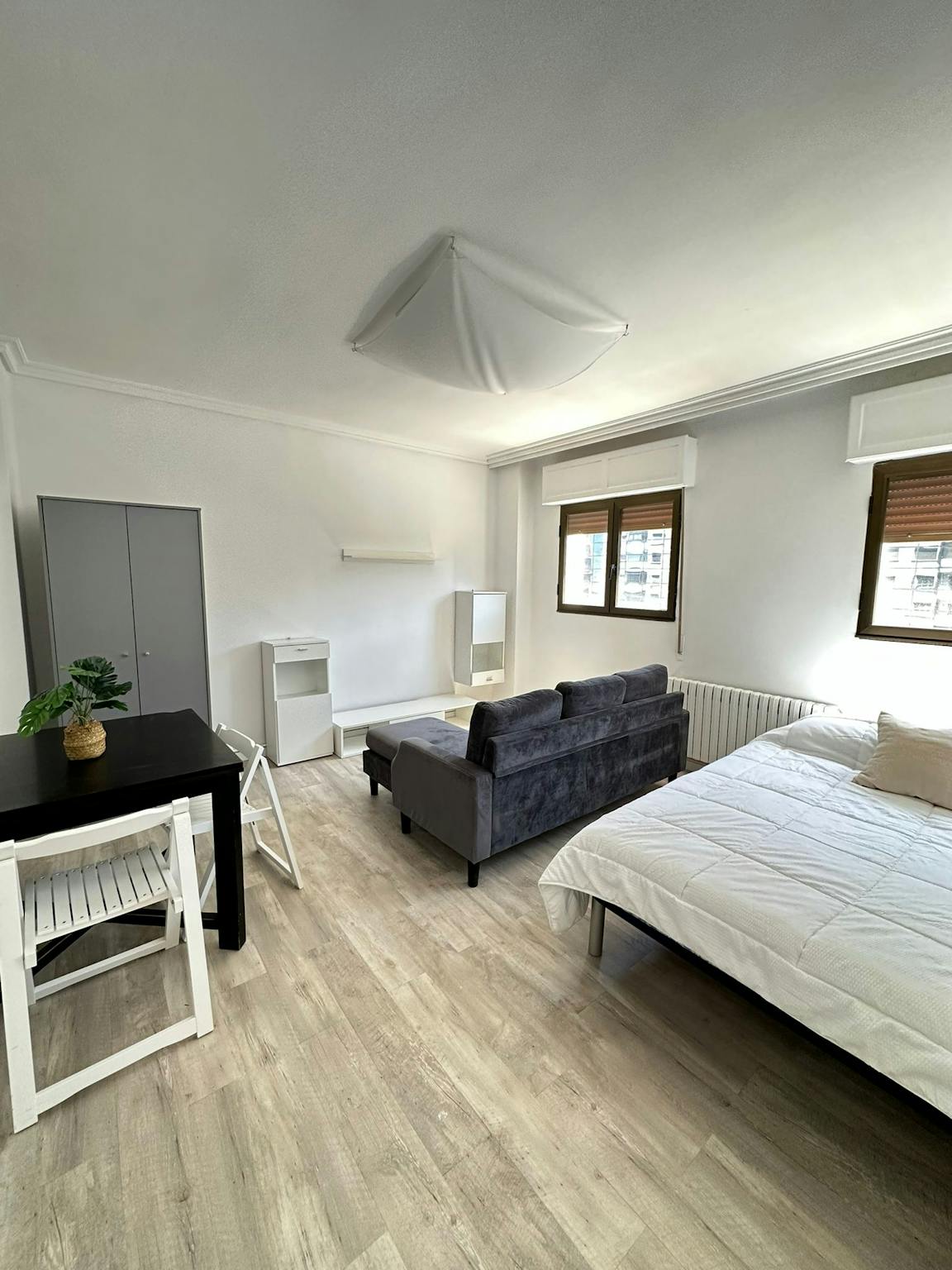 Calle del Monasterio de Irache, Pamplona preview