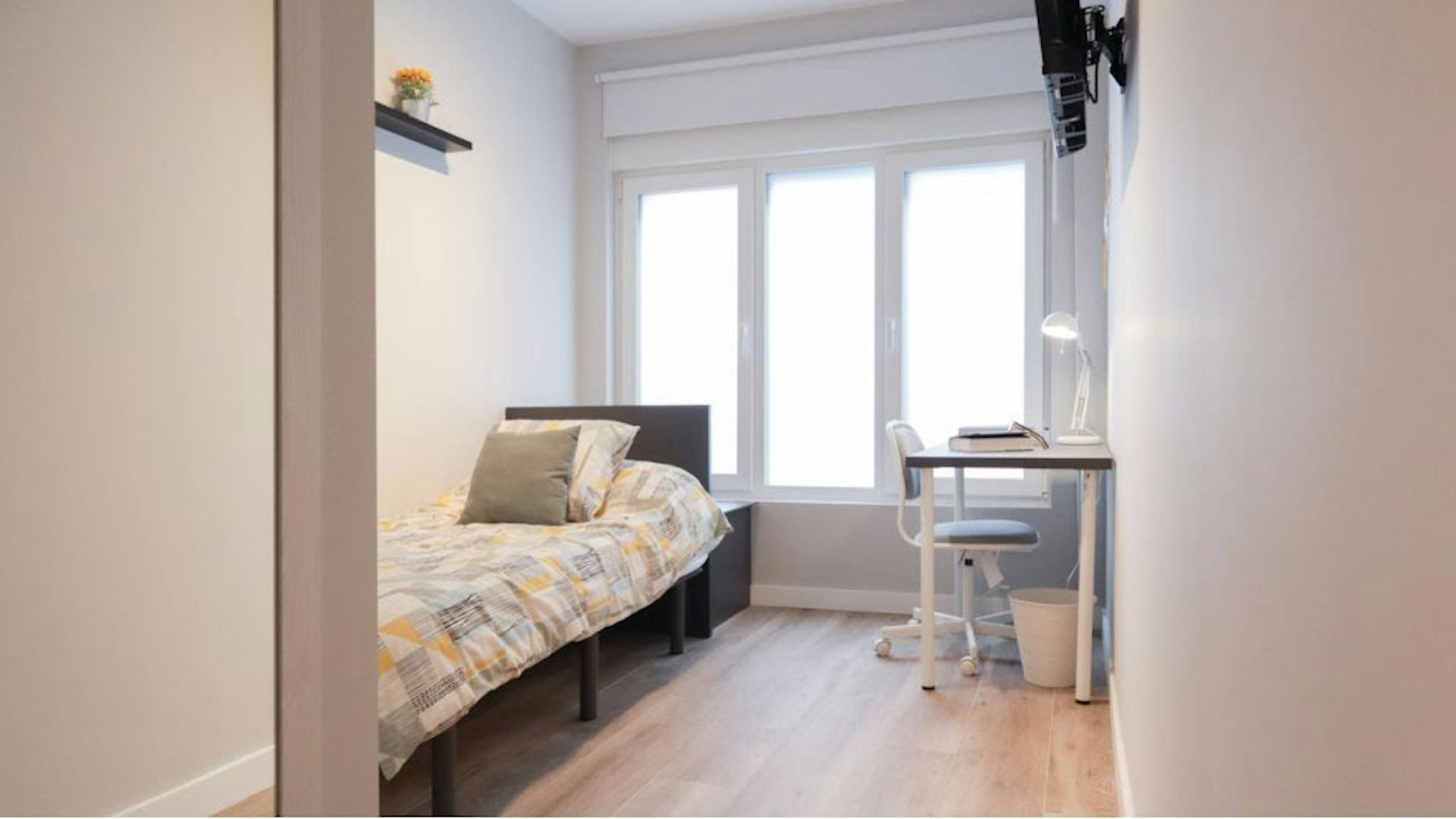 Calle Almansa, Madrid preview