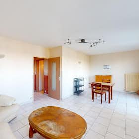 Apartamento for rent for € 650 per month in Tours, Rue de la Chevalerie