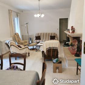 Private room for rent for €590 per month in Champs-sur-Marne, Rue Paul Bert