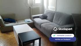 Apartment for rent for €820 per month in Rouen, Rue Écuyère