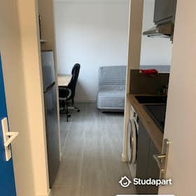 Appartement te huur voor € 700 per maand in Aix-en-Provence, Rue des Allumettes