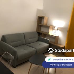 Apartamento for rent for € 600 per month in Besançon, Rue de la Liberté