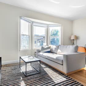 公寓 正在以 $6,298 的月租出租，其位于 San Francisco, N Point St