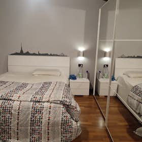 Apartment for rent for €1,500 per month in Turin, Via Madama Cristina