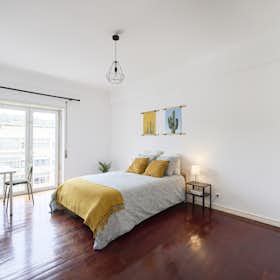 Private room for rent for €450 per month in Lisbon, Rua Professor Reinaldo dos Santos