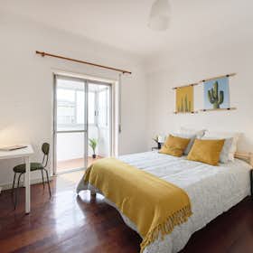 Private room for rent for €430 per month in Lisbon, Rua Professor Reinaldo dos Santos