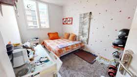 Cameră privată de închiriat pentru 450 EUR pe lună în Bron, Rue de la Marne