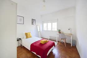 Privé kamer te huur voor € 450 per maand in Odivelas, Rua Paiva Couceiro