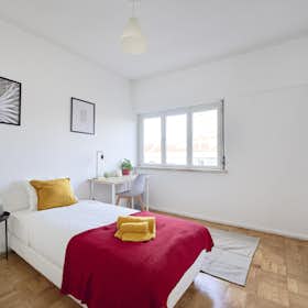 Stanza privata for rent for 425 € per month in Odivelas, Rua Paiva Couceiro