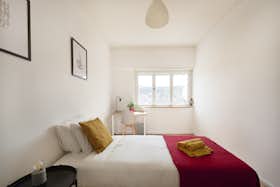 Privé kamer te huur voor € 425 per maand in Odivelas, Rua Paiva Couceiro