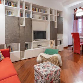Apartment for rent for €2,150 per month in Milan, Via Umberto Masotto