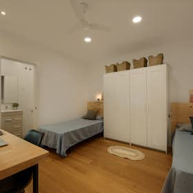 Shared room for rent for €639 per month in Barcelona, Carrer de Balmes